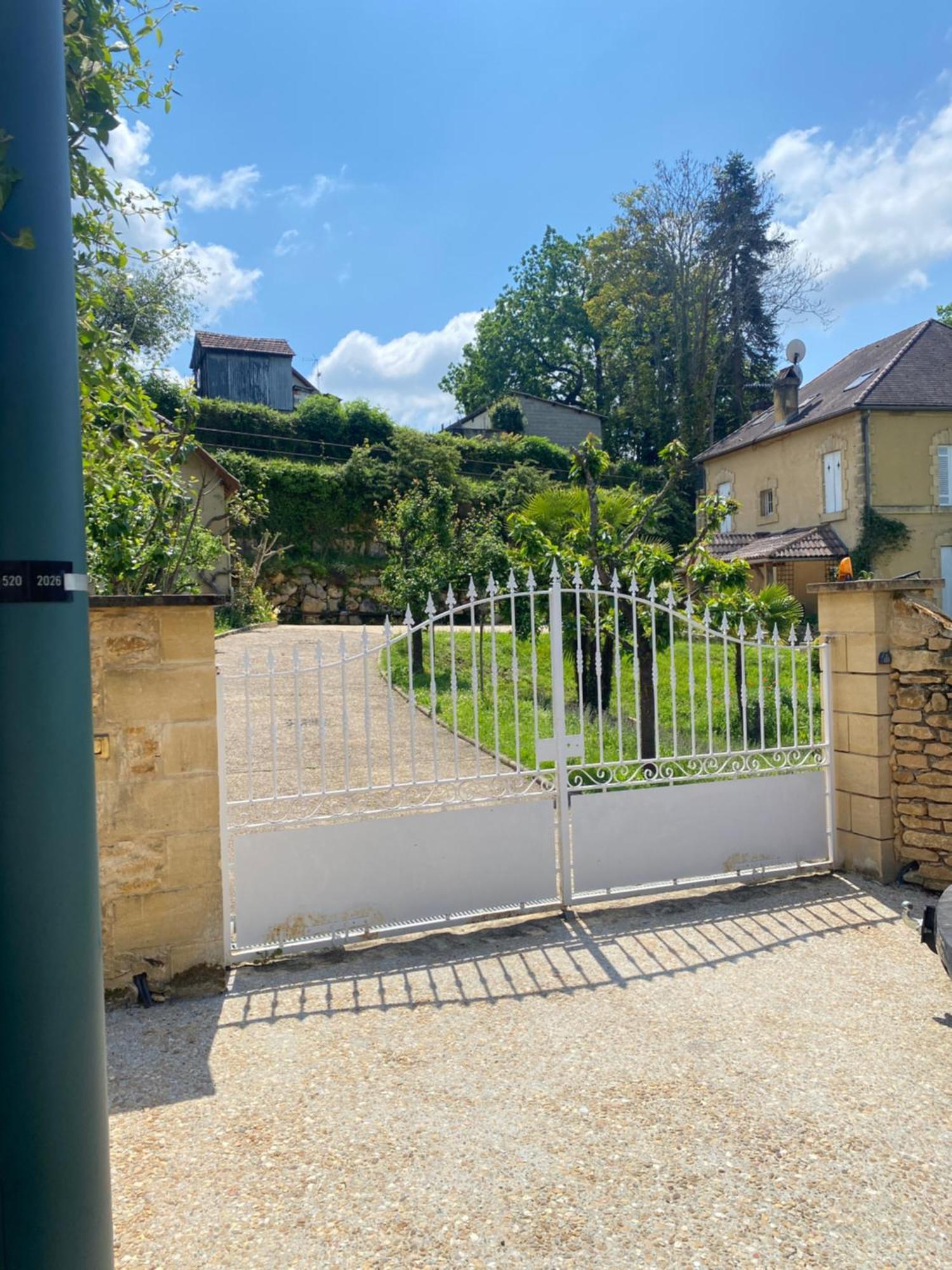 Residence Les Trois Jardins Avec Wifi Et Parking Gratuit Sarlat-la-Canéda Exterior foto